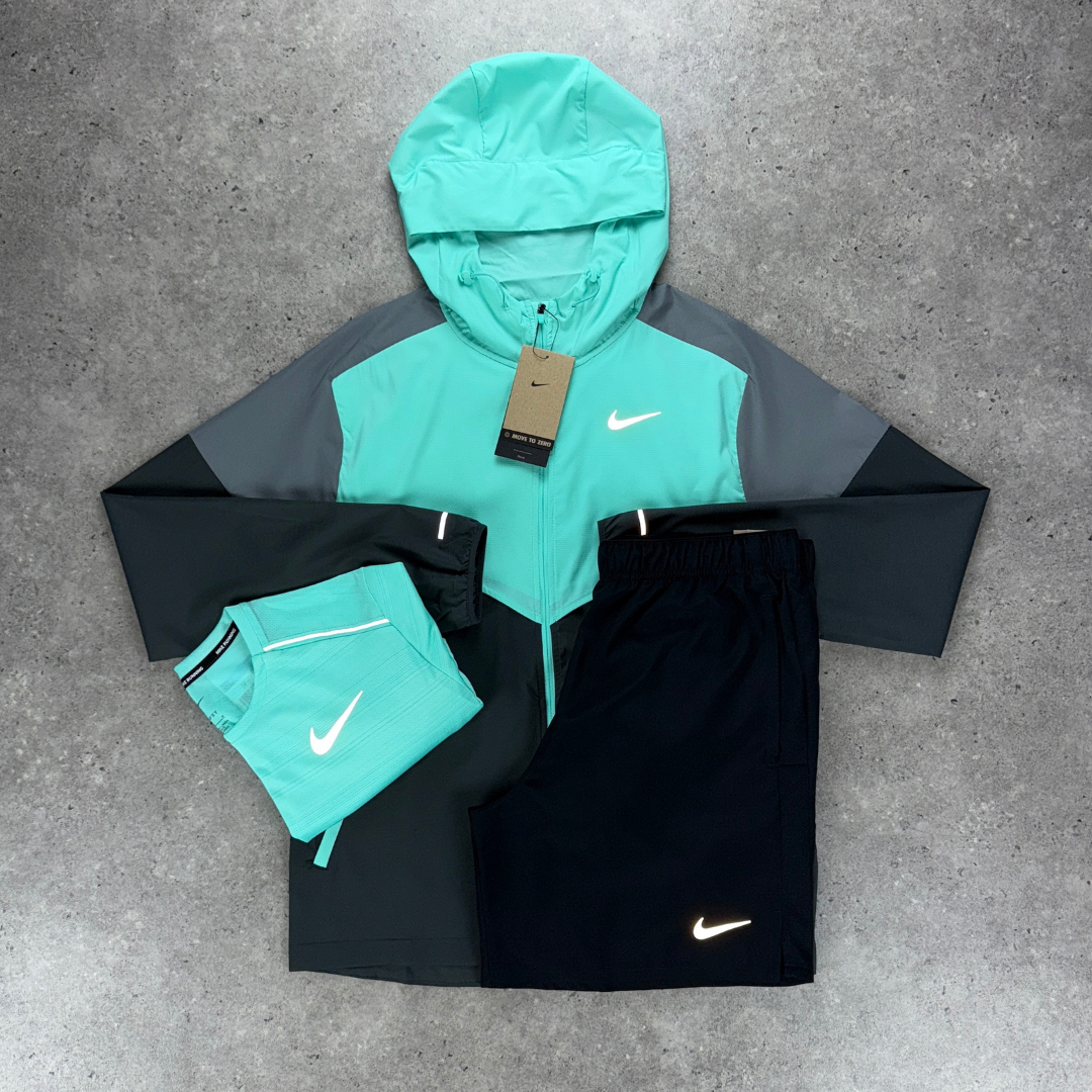 Nike 'hyper turquoise'