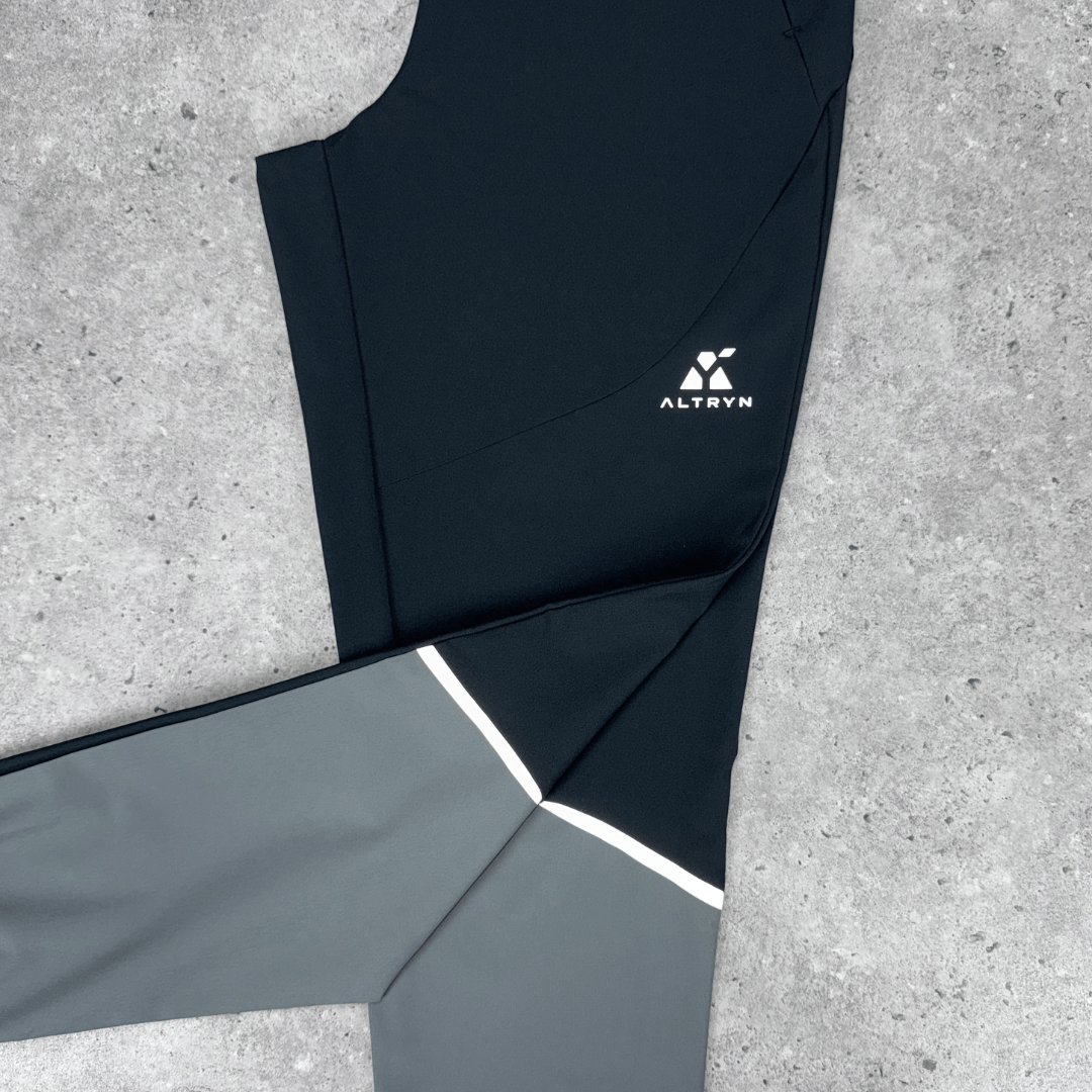 Altryn Anderson 1/4 Zip tracksuit set 'Black/Grey'