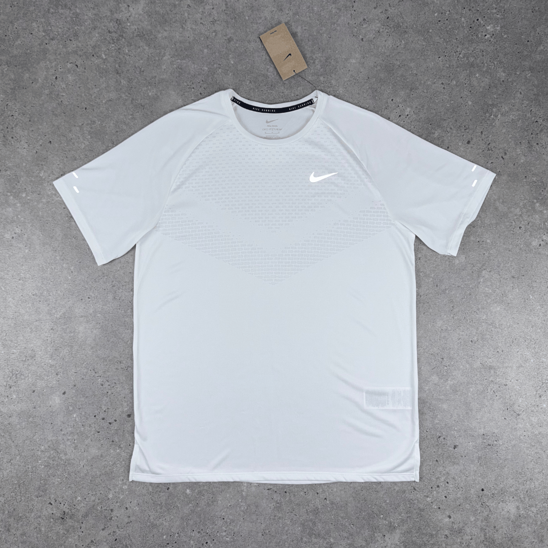Nike stride t-shirt 'white'