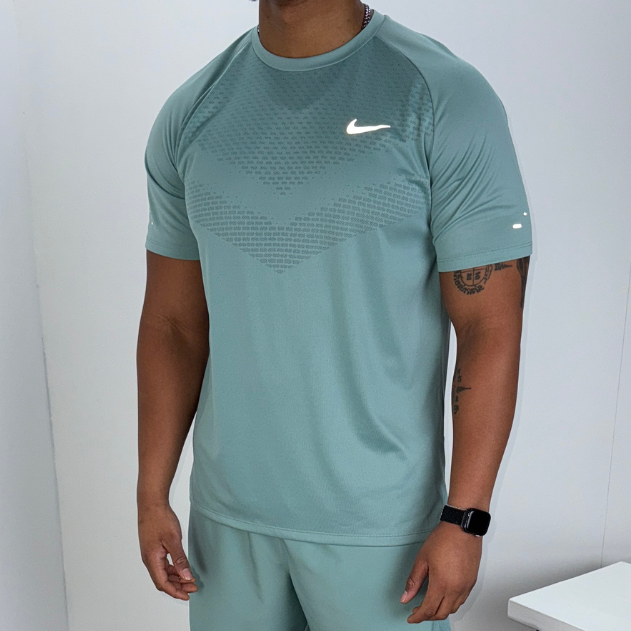 Nike stride t-shirt 'cannon'