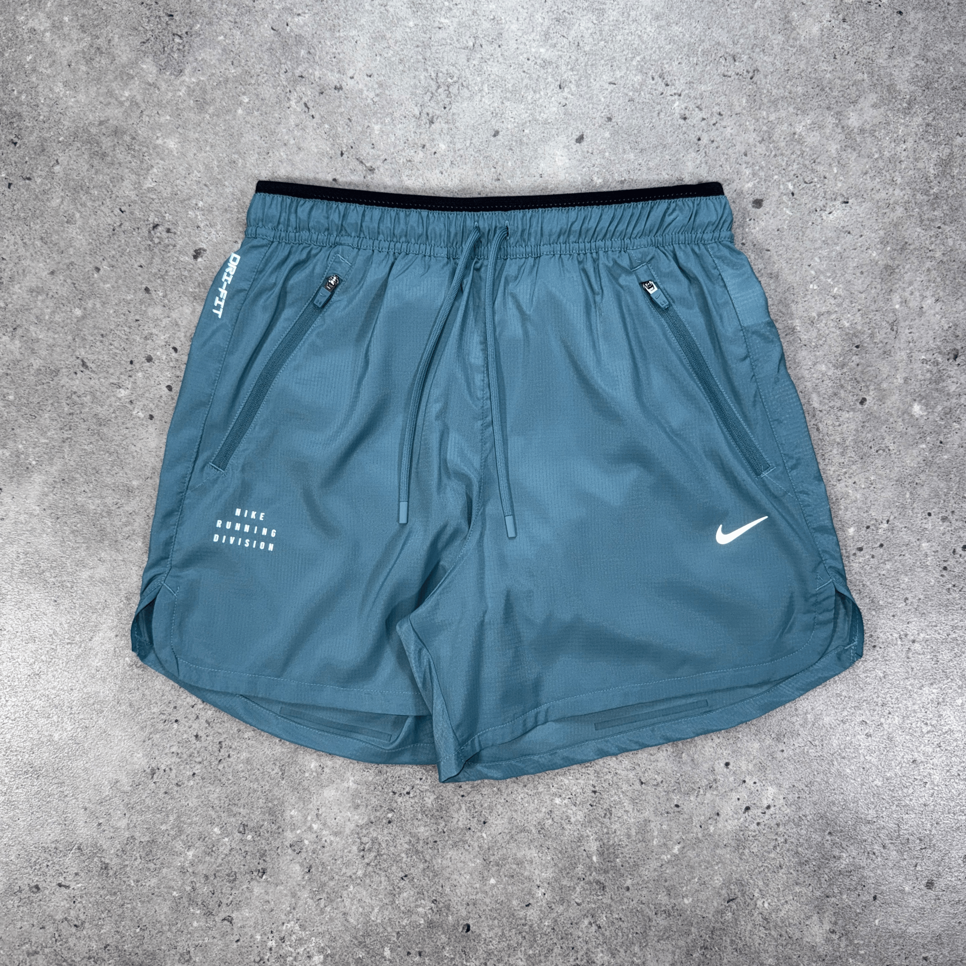 Nike stride running division 13cm shorts 'smokey blue'