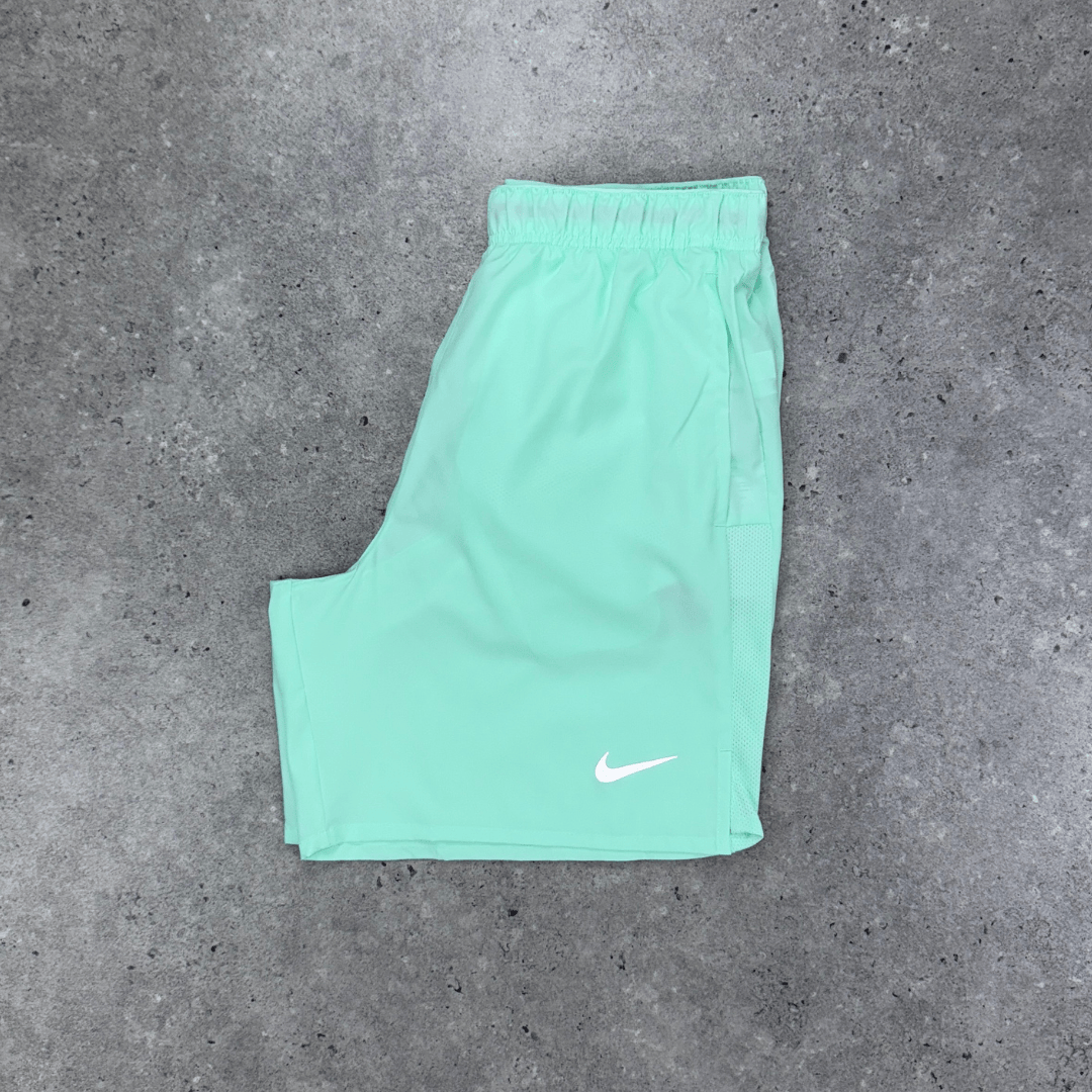 Nike challenger 18cm shorts 'mint foam'