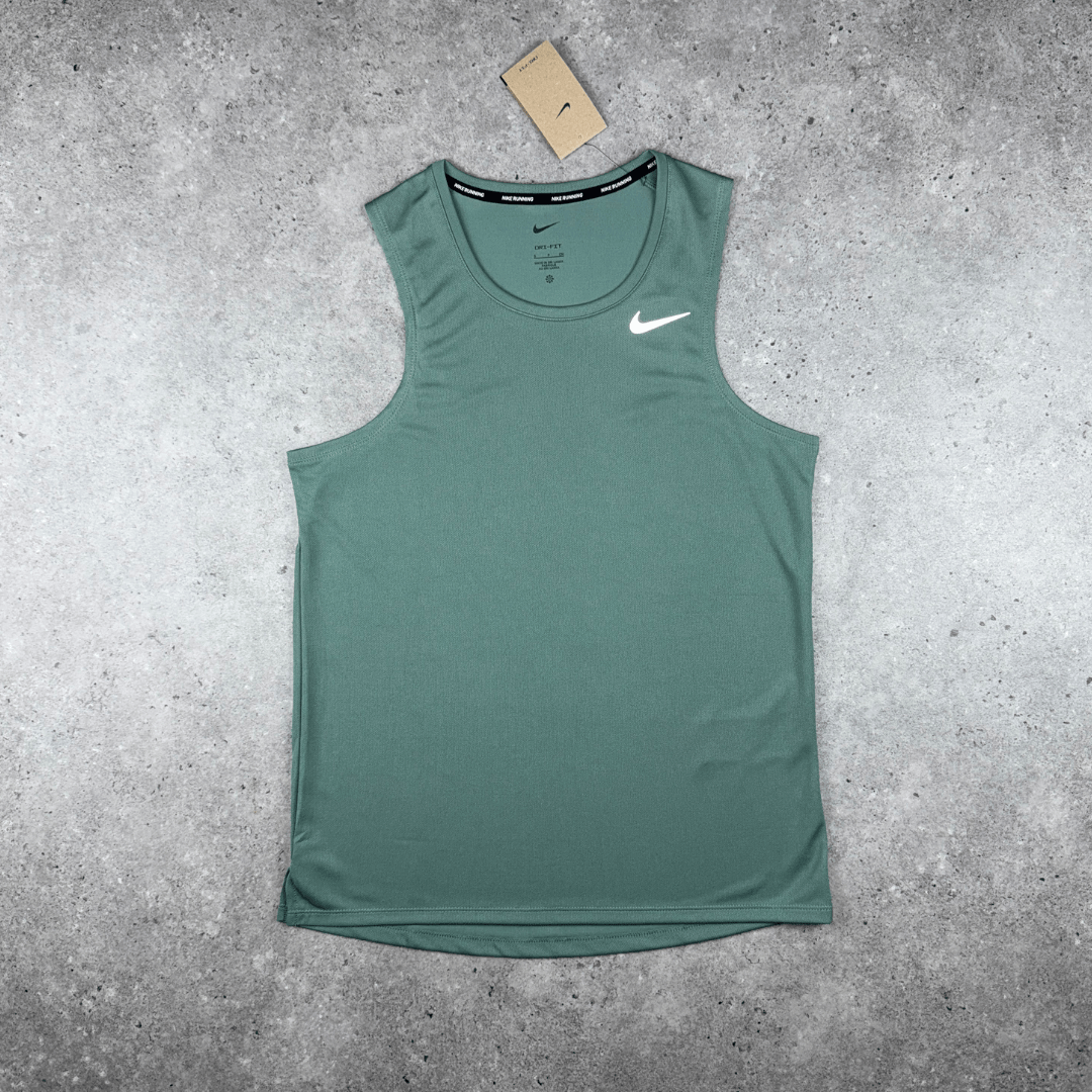 Nike dri-fit miler vest 'clay green'1