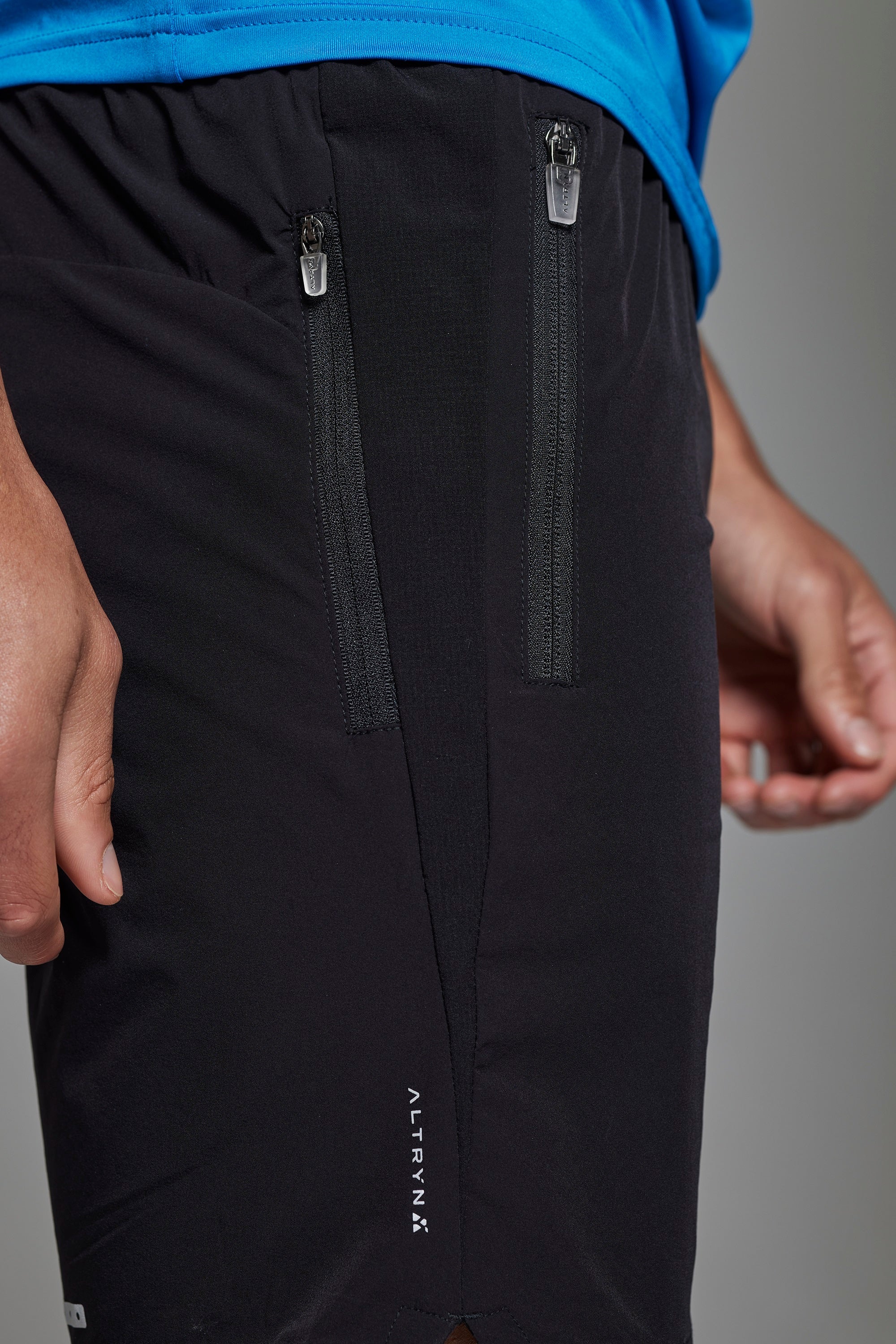 Altryn Pike Tech Quarter Zip Set 'Black'