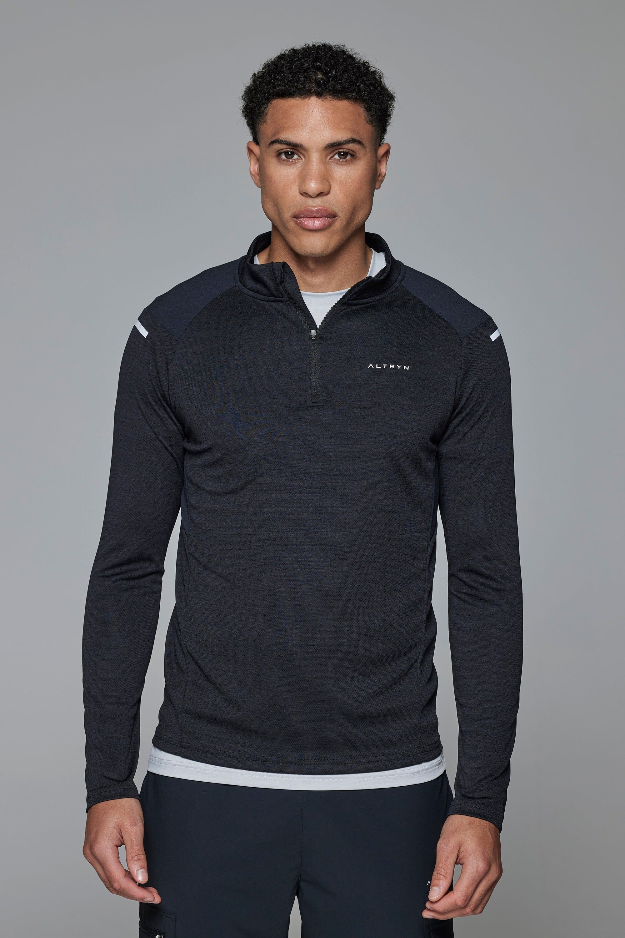 Altryn Pike Tech 1/4 Zip Top 'Black'