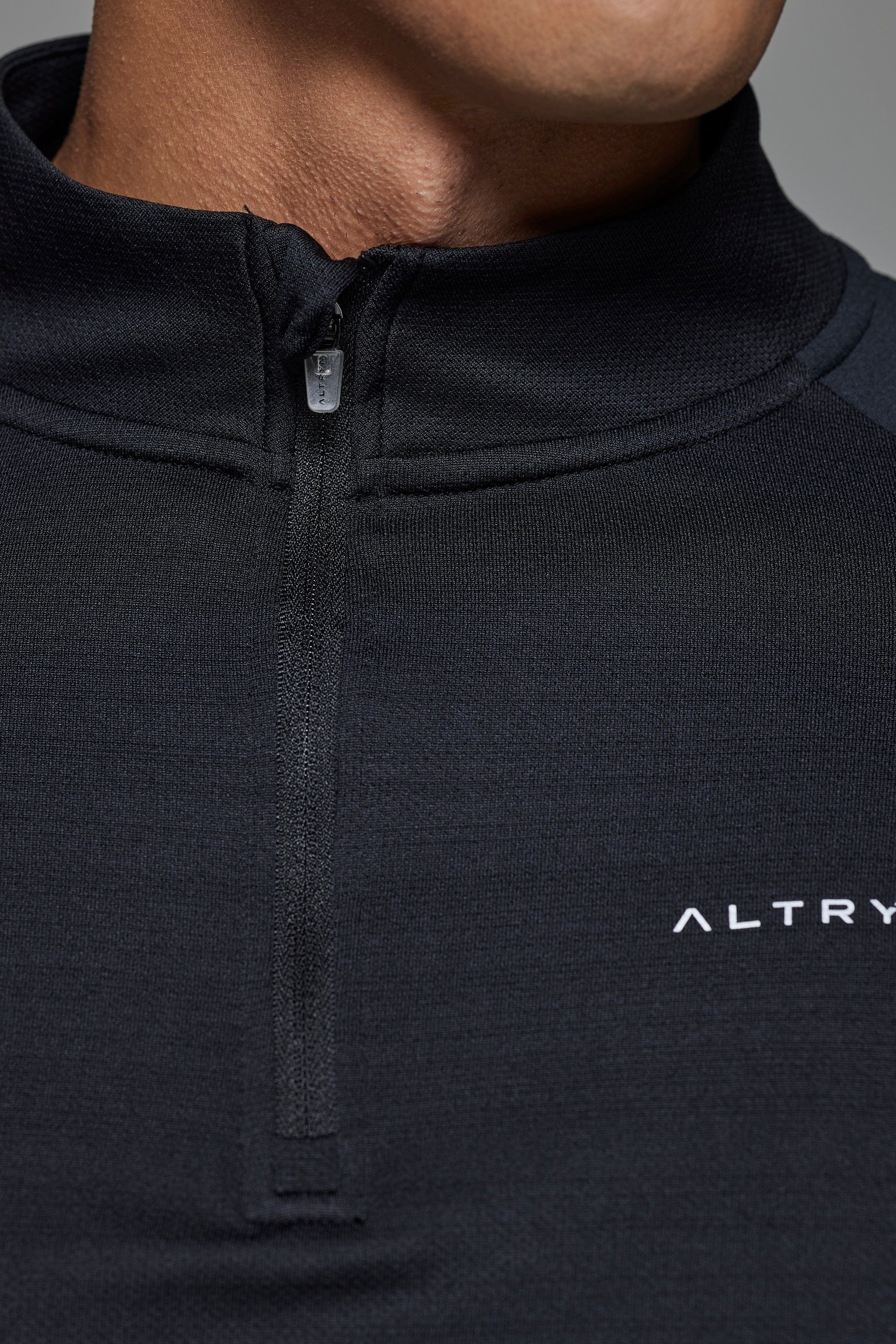 Altryn Pike Tech 1/4 Zip Top 'Black'