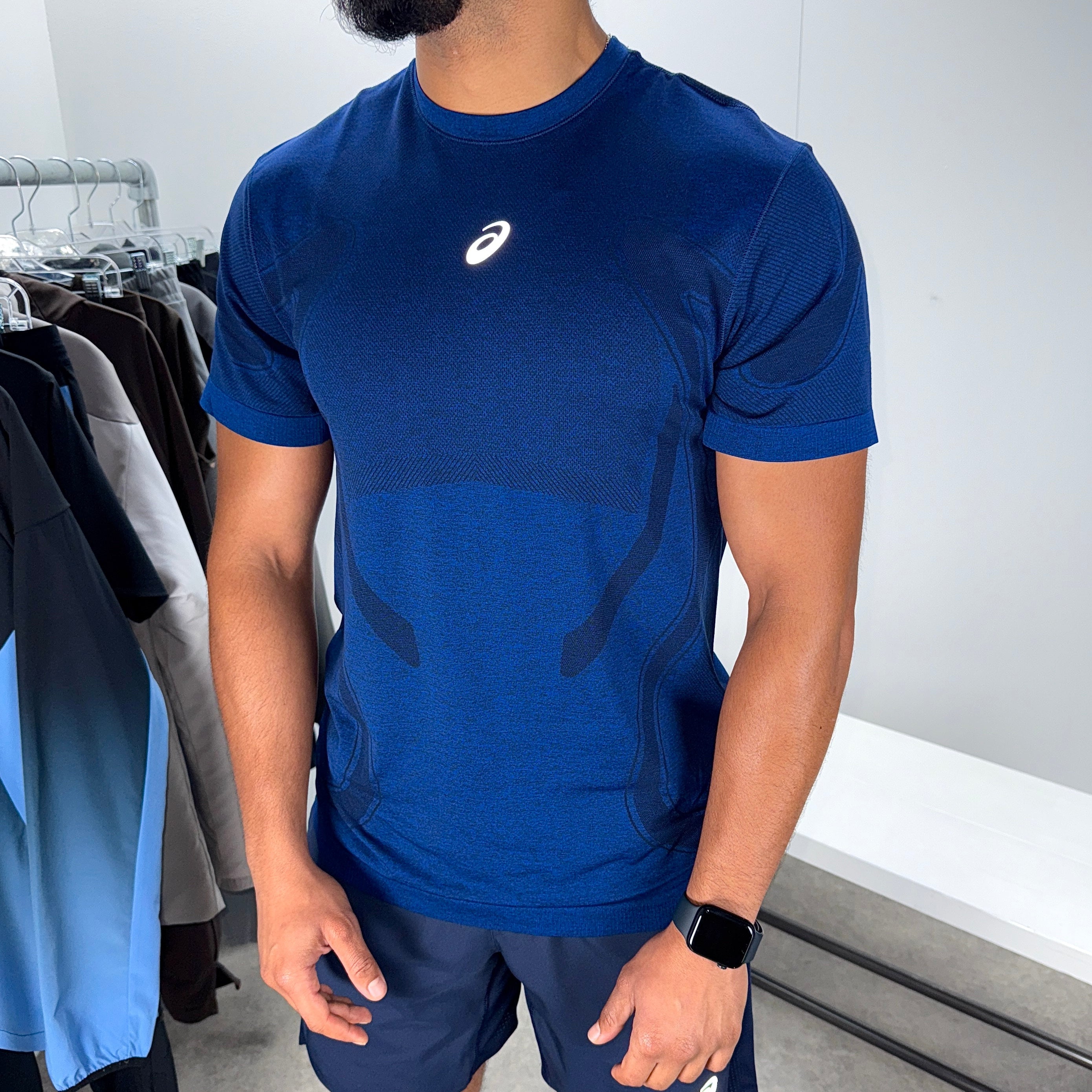 Men's Asics seamless t-shirt in midnight