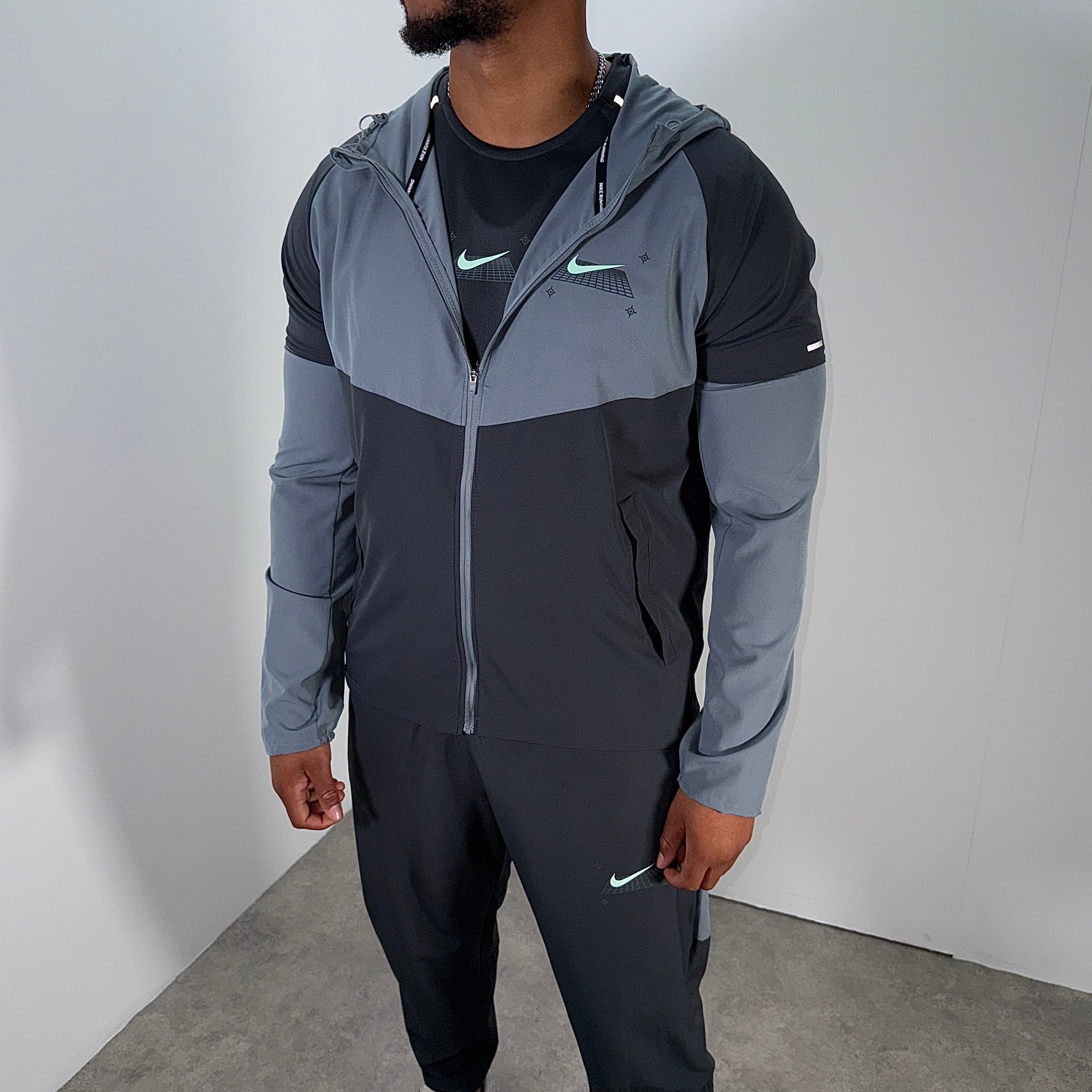 Nike graphic repel miler challenger tri-set 'cool grey'