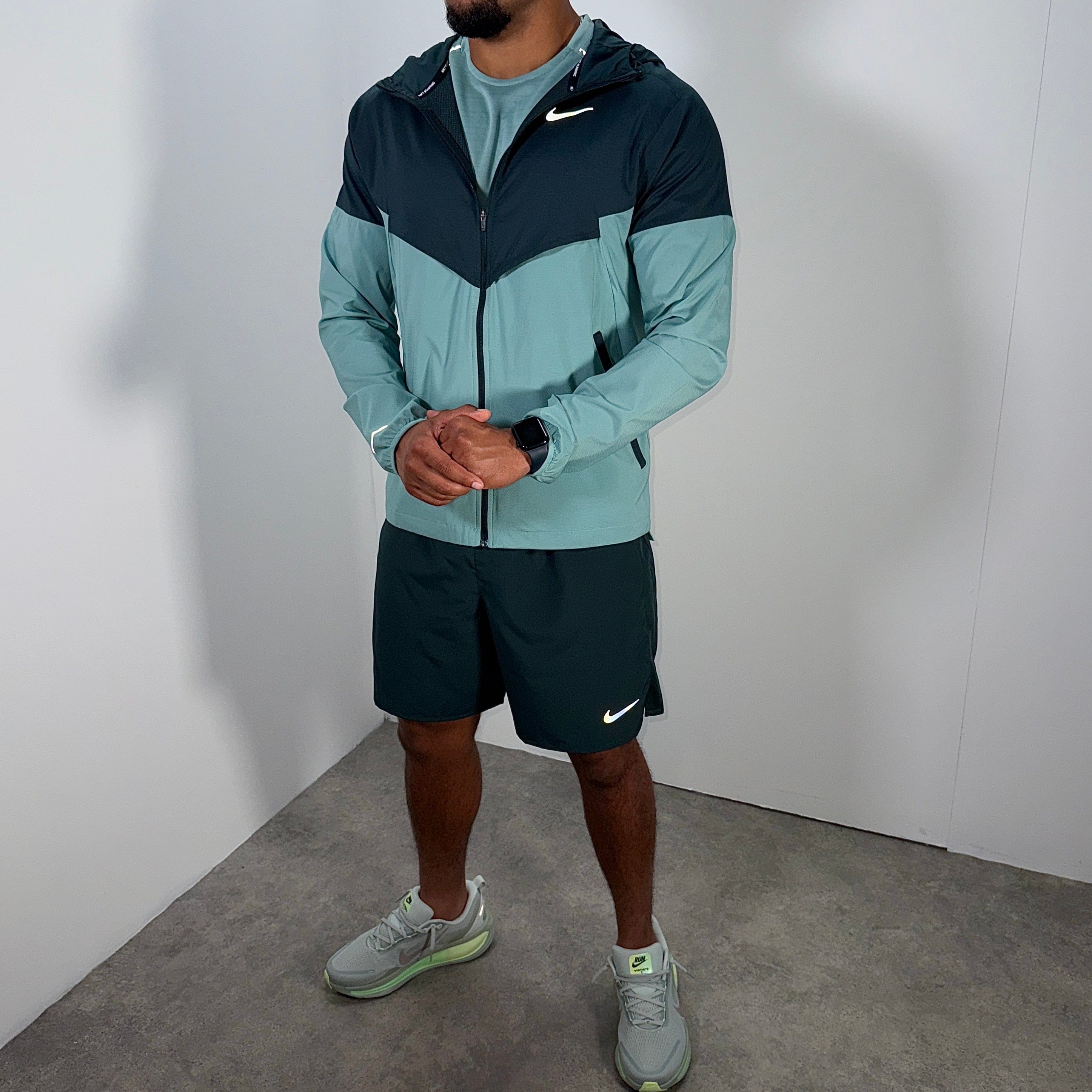 Nike windrunner short set 'seaweed/cannon'