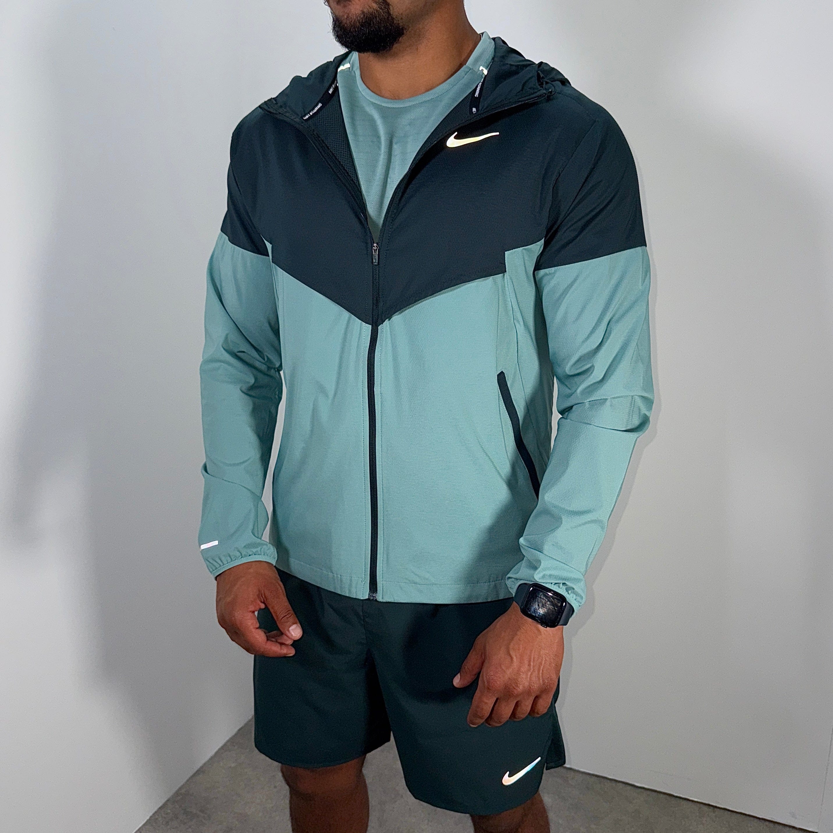 Nike windrunner short set 'seaweed/cannon'