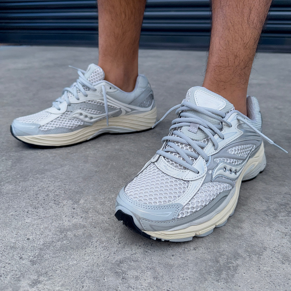 Saucony ProGrid Omni 9 'Quartz/Eggshell'