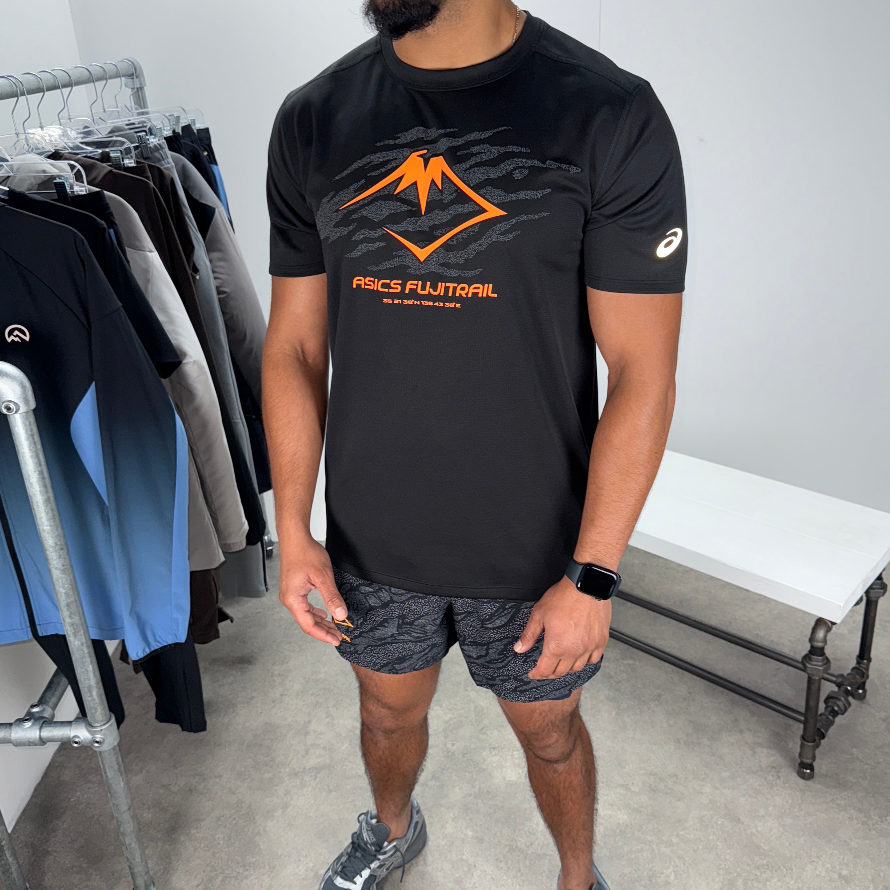 Asics fujitrail all over print short 'black'