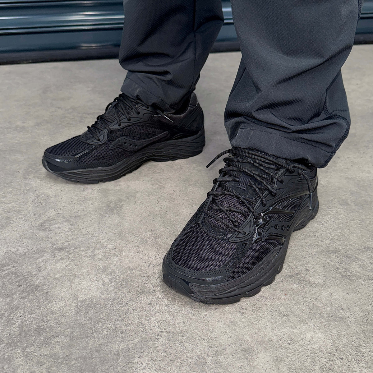 Saucony ProGrid Omni 9 Armor 'Black'