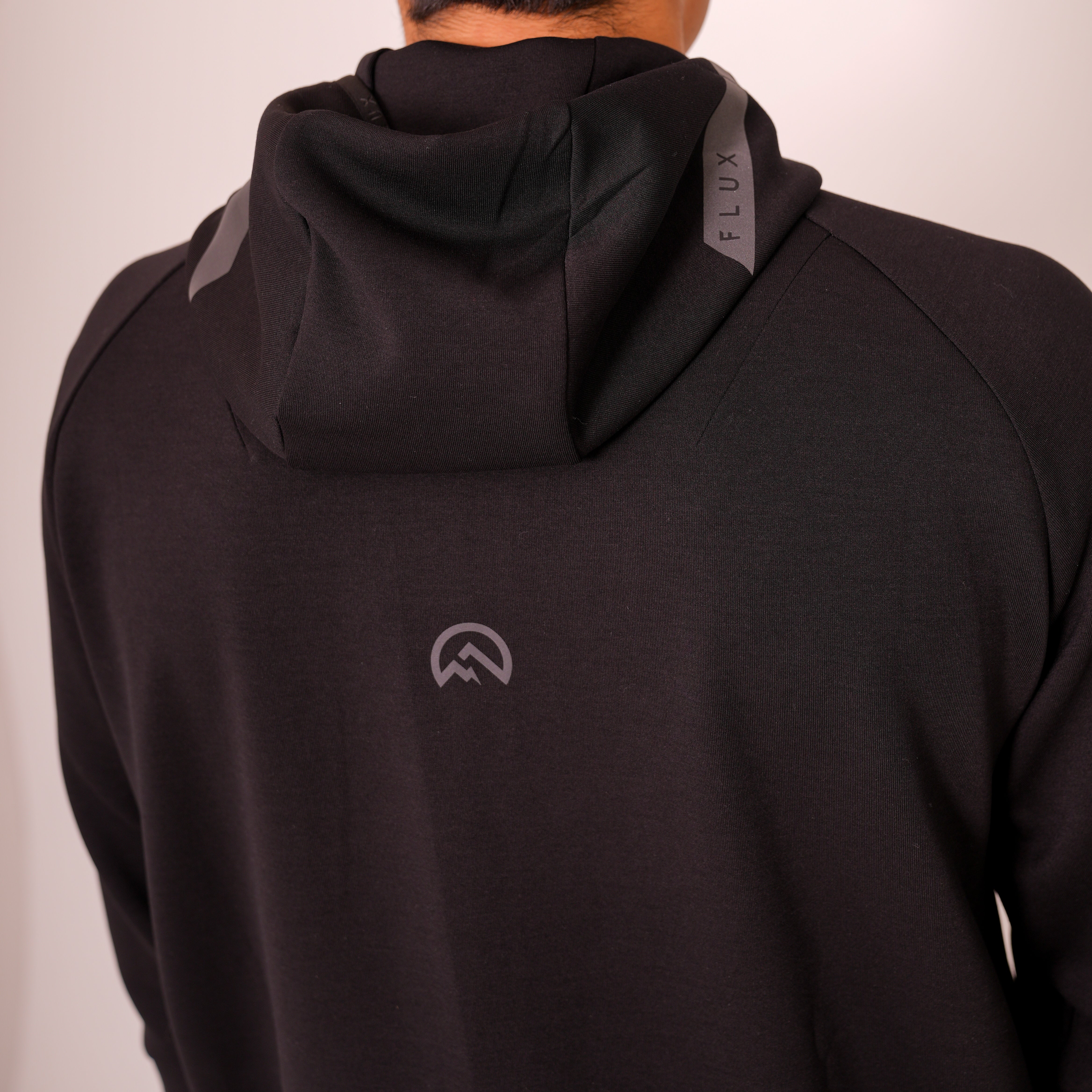 Flux velar jacket 'black' AW25