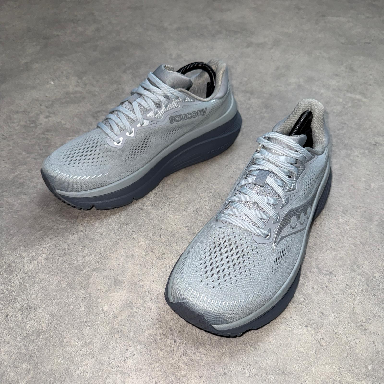 Saucony Guide 19 'Fossil/Carbon'