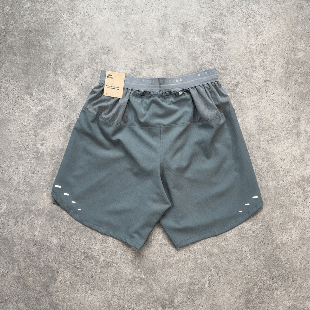 Nike Stride 18cm Shorts 'Grey'