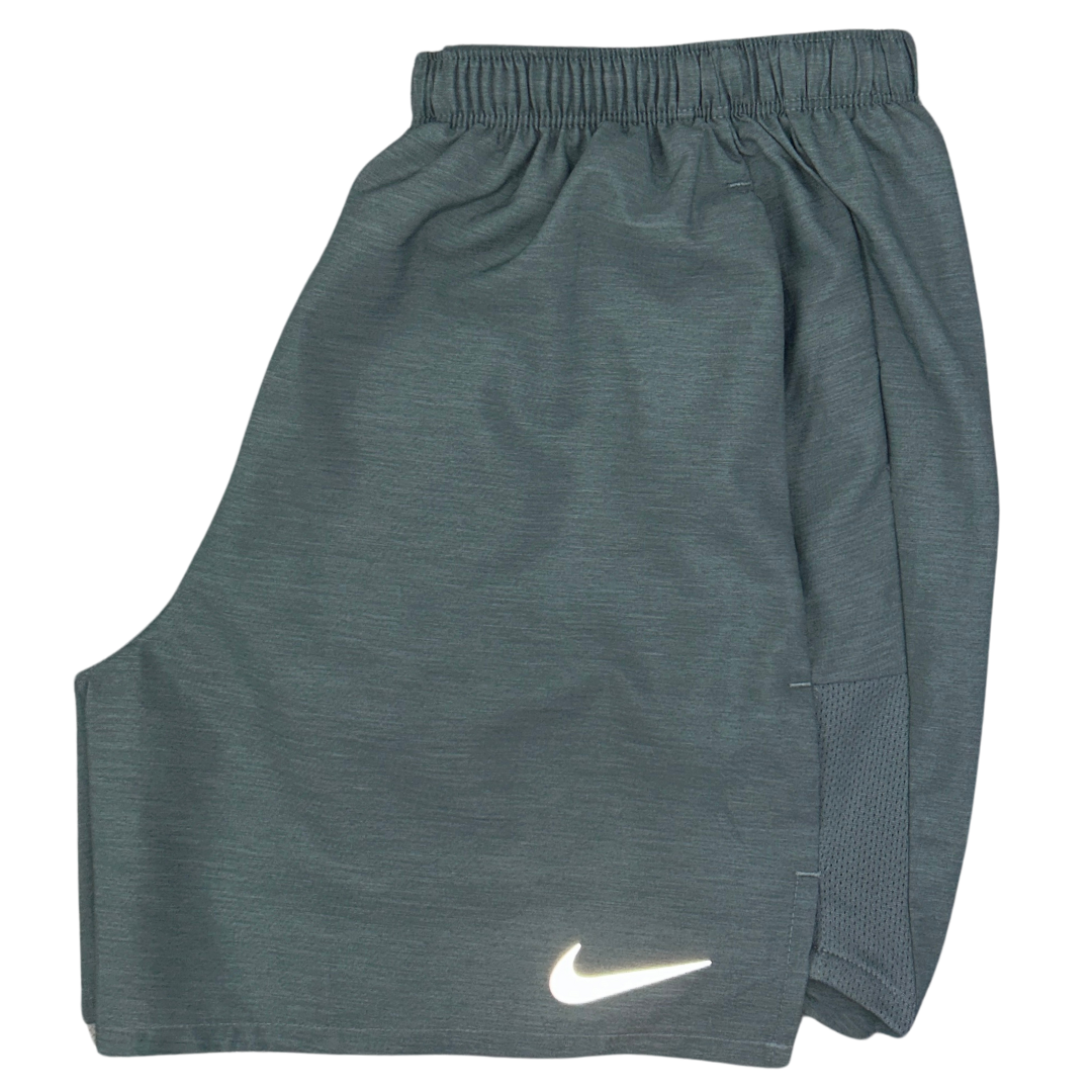 Nike challenger 13cm shorts 'grey'