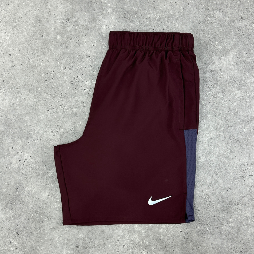 Nike challenger 18cm shorts 'burgundy crush'