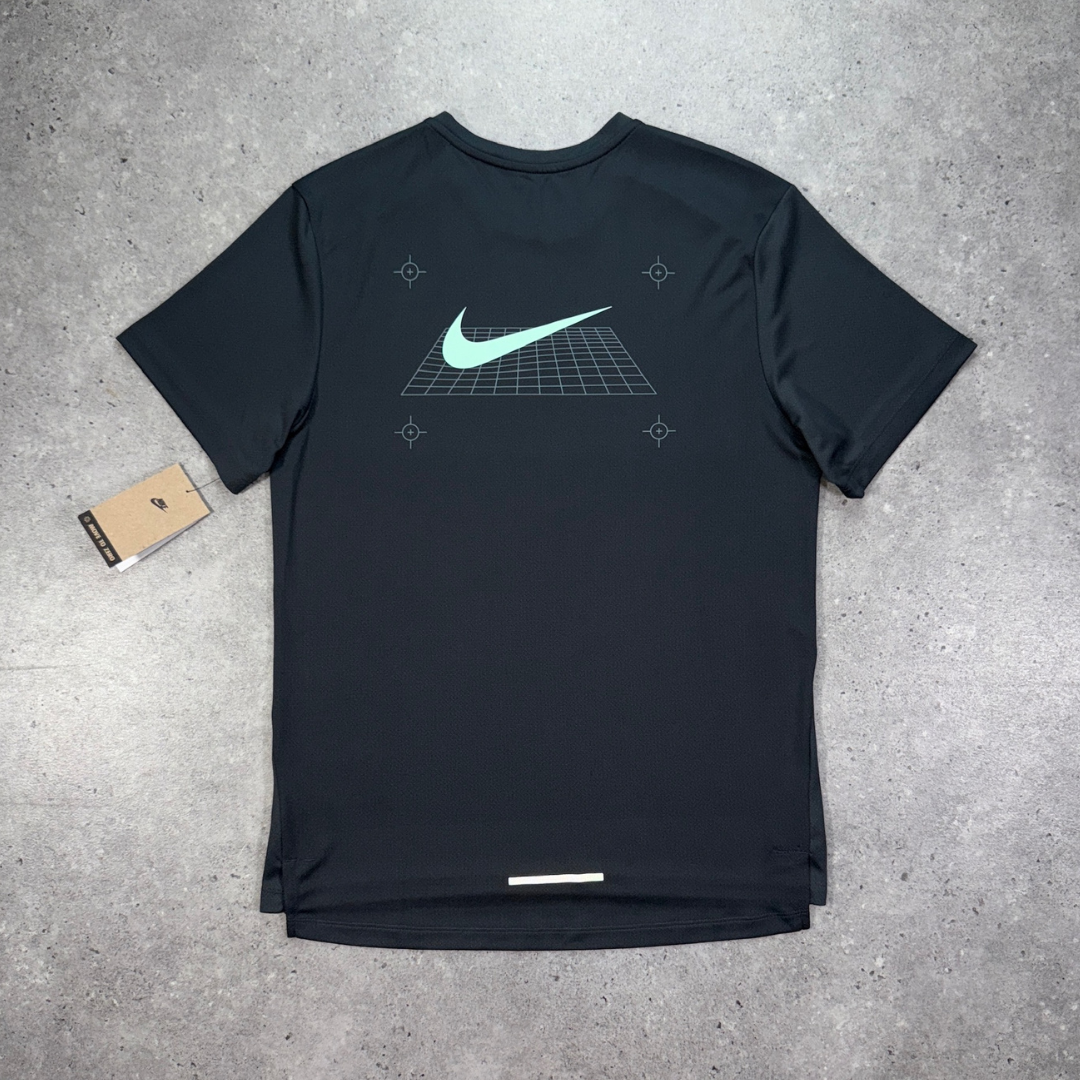 Nike graphic miler t-shirt 'cool grey'