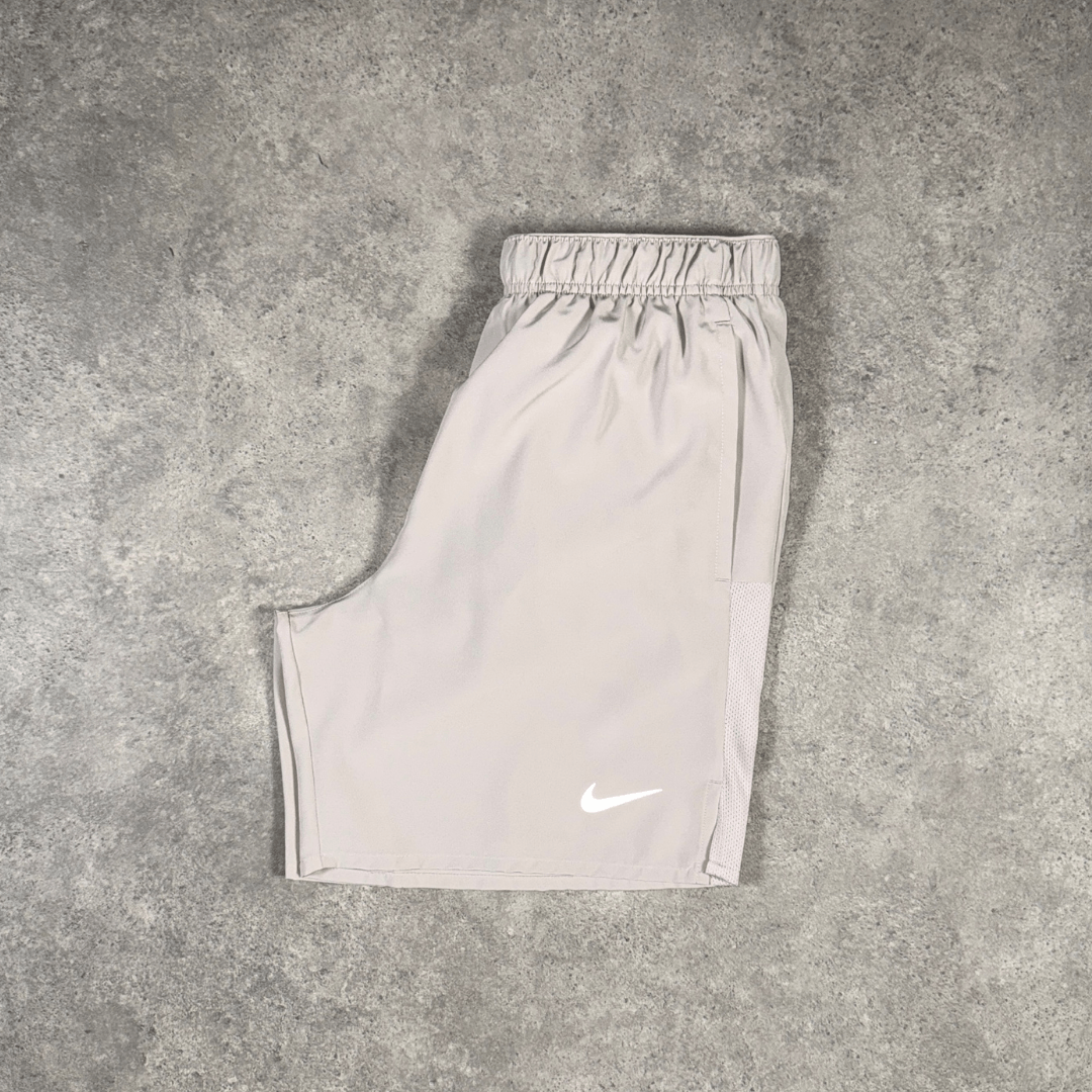 Men's Nike Challenger 18cm Shorts in Moon Particle