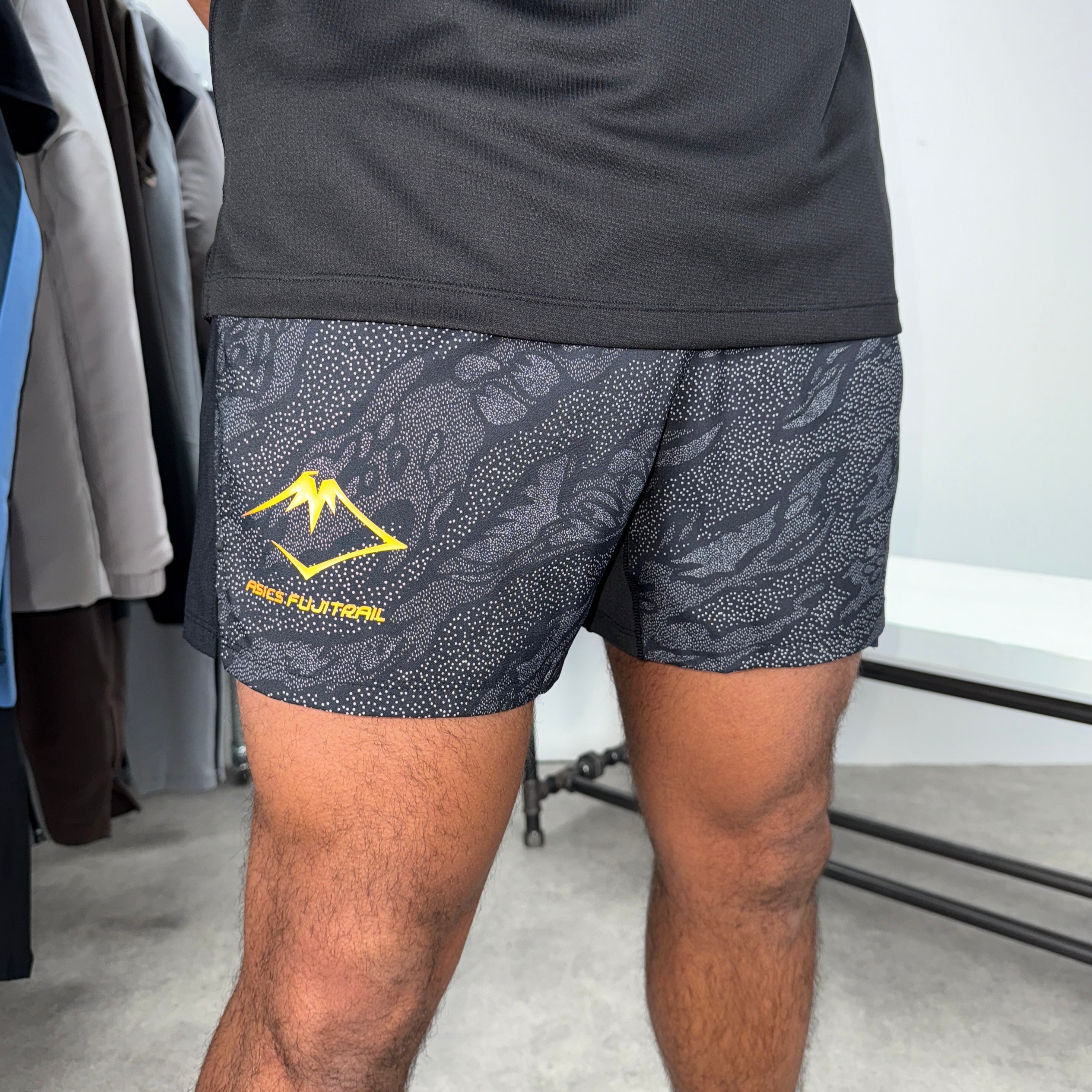 Men's Asics fujitrail all over print short in black