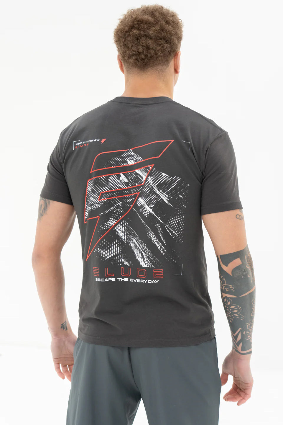 Elude MTN tee 'coal/red'