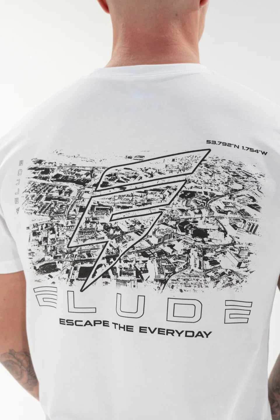 Elude OTM tee 'white/black'