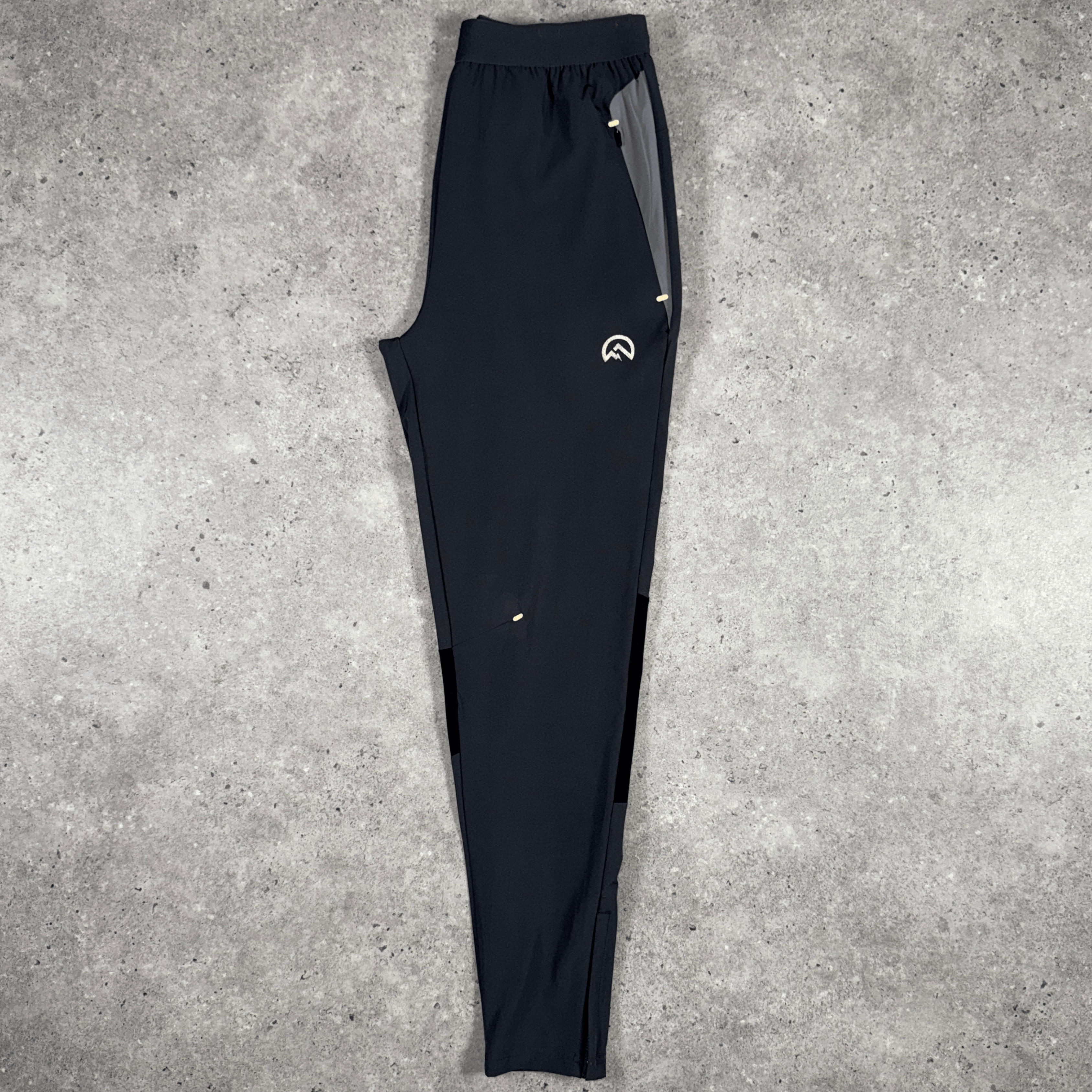 Men's Flux gradient pants in slate aluminium