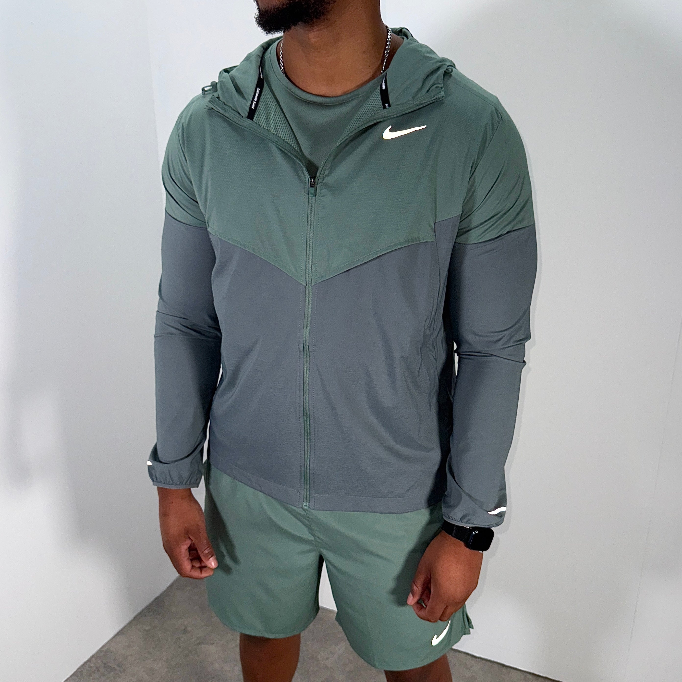 Nike windrunner 'clay green' short set