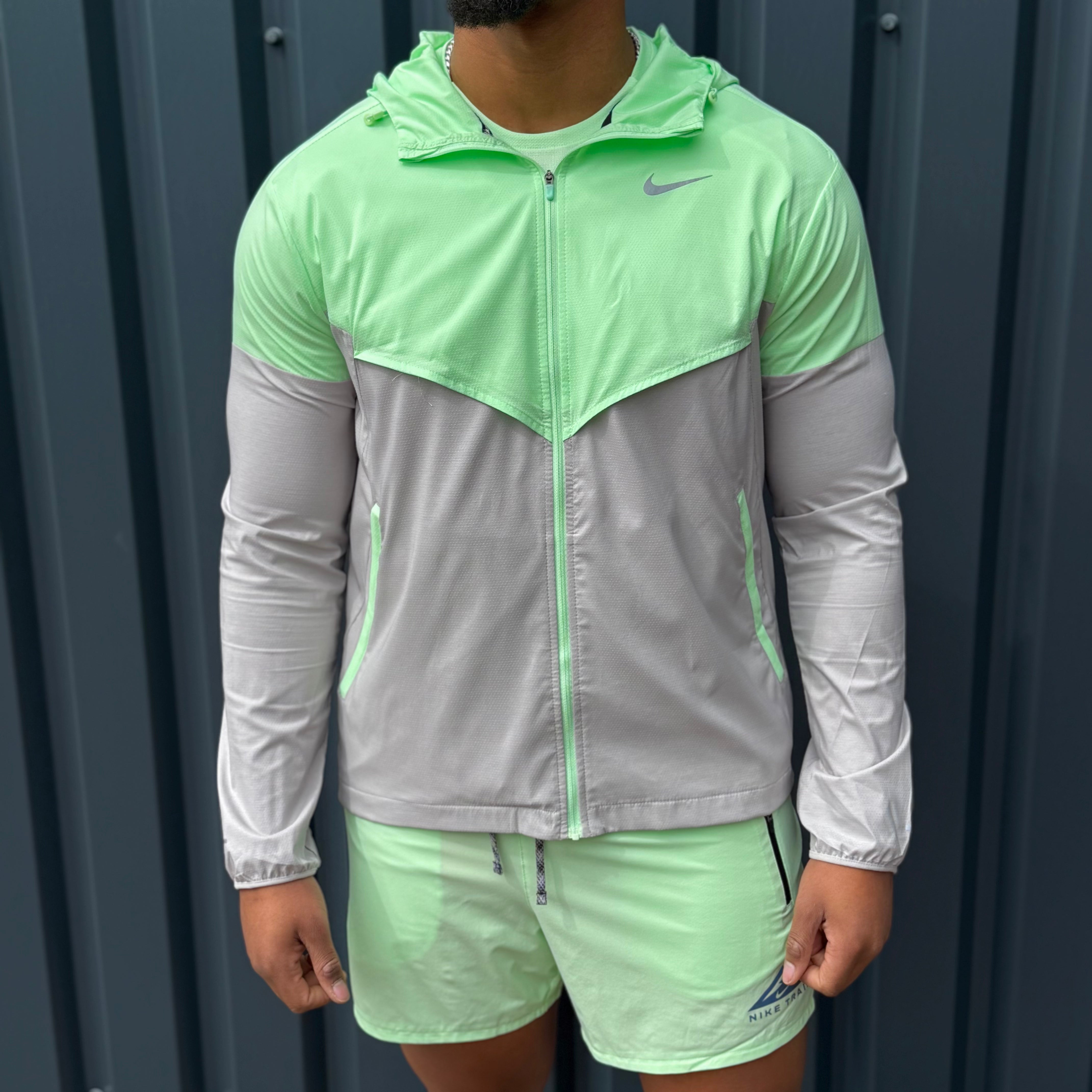Nike windrunner short set 'vapour green'
