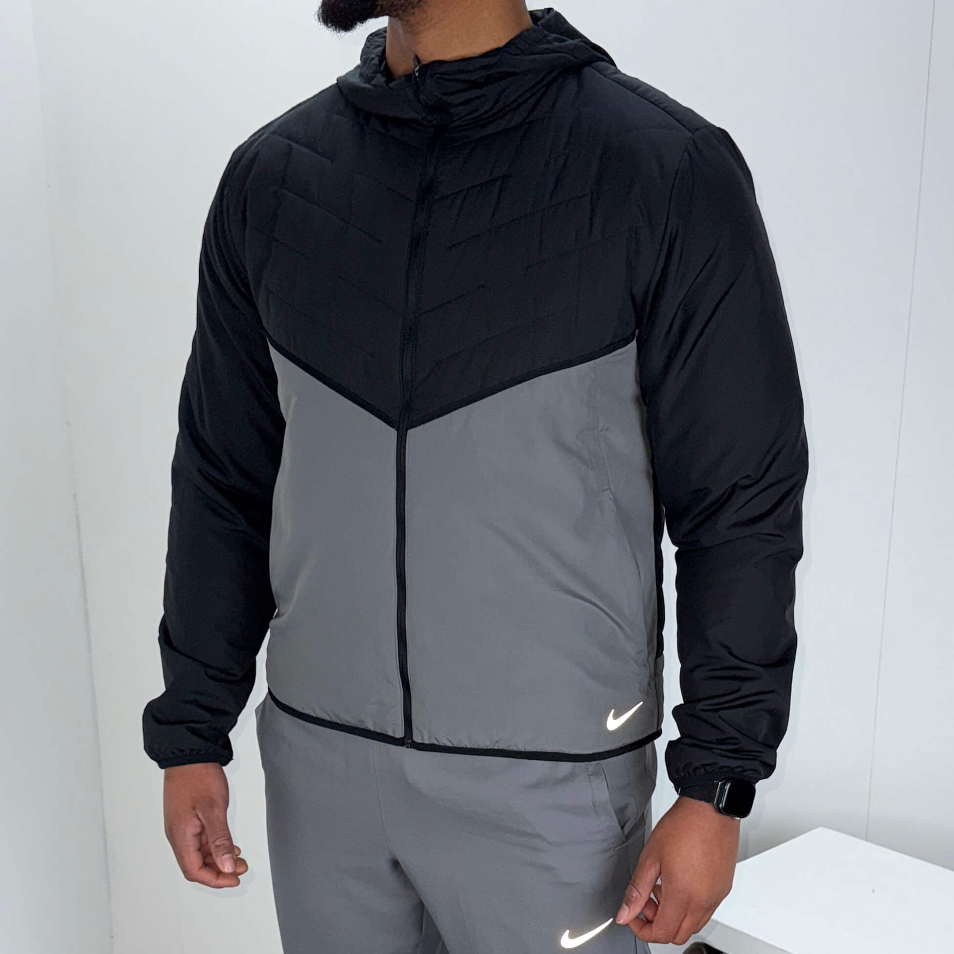 Men's Nike aerolayer coat in black grey