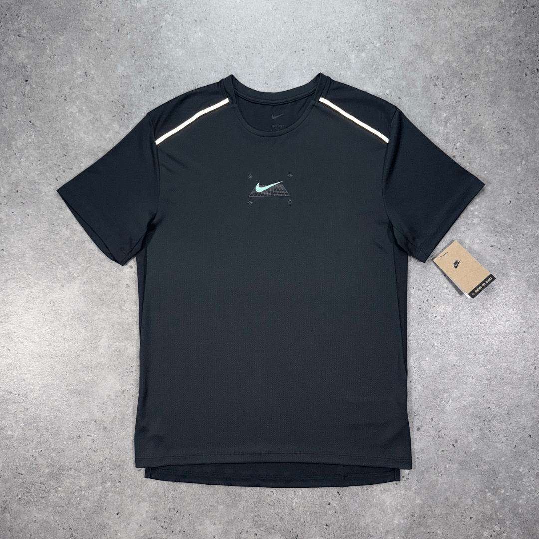 Men's Nike graphic miler t-shirt in cool grey