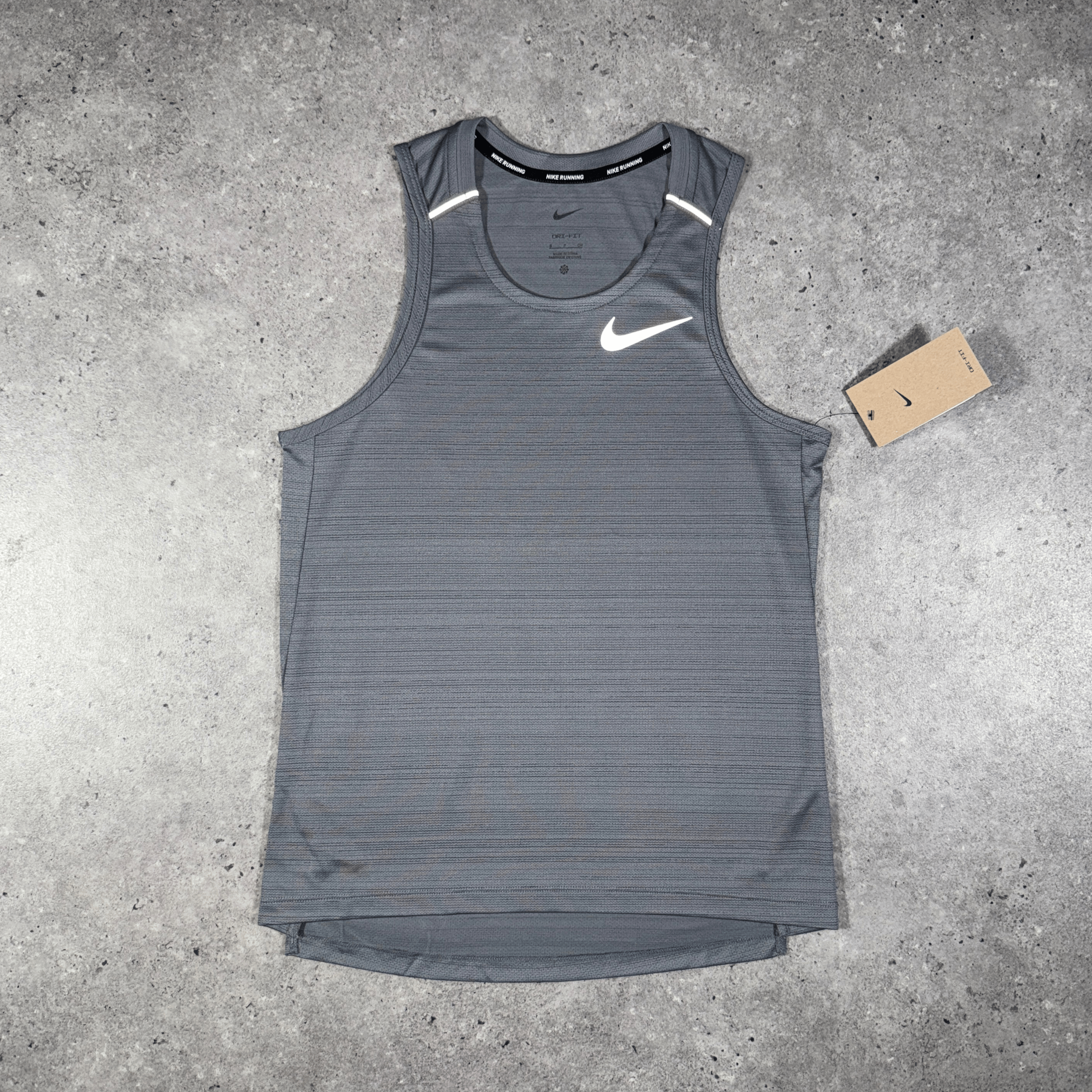 Men's Nike miler 1.0 vest in grey