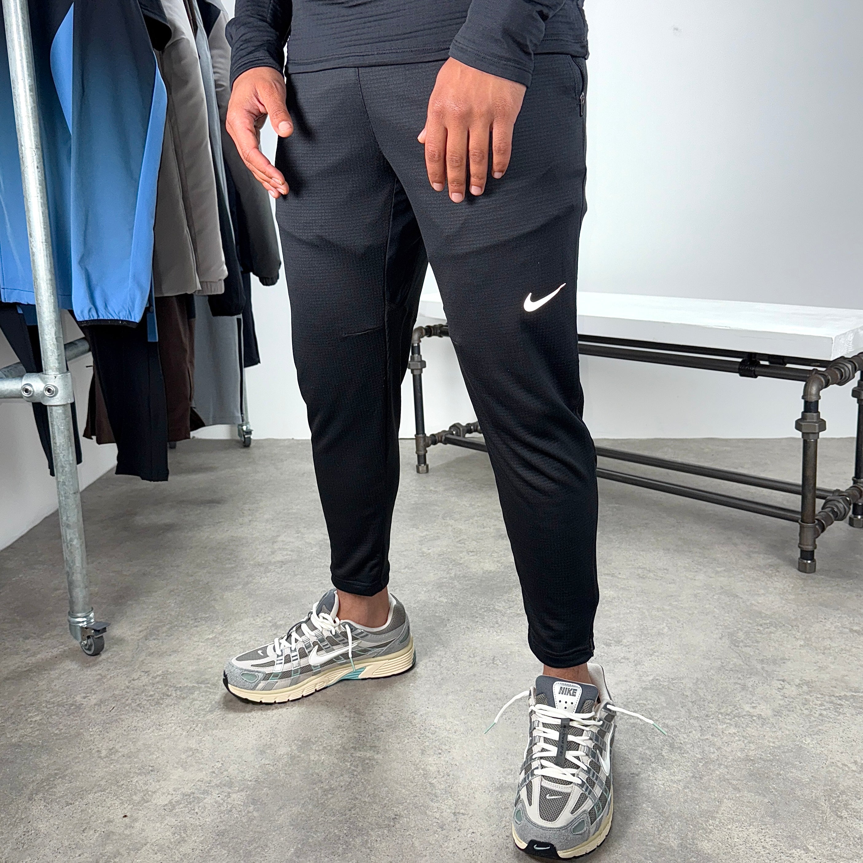 Mens Nike repel therma stride pants in black