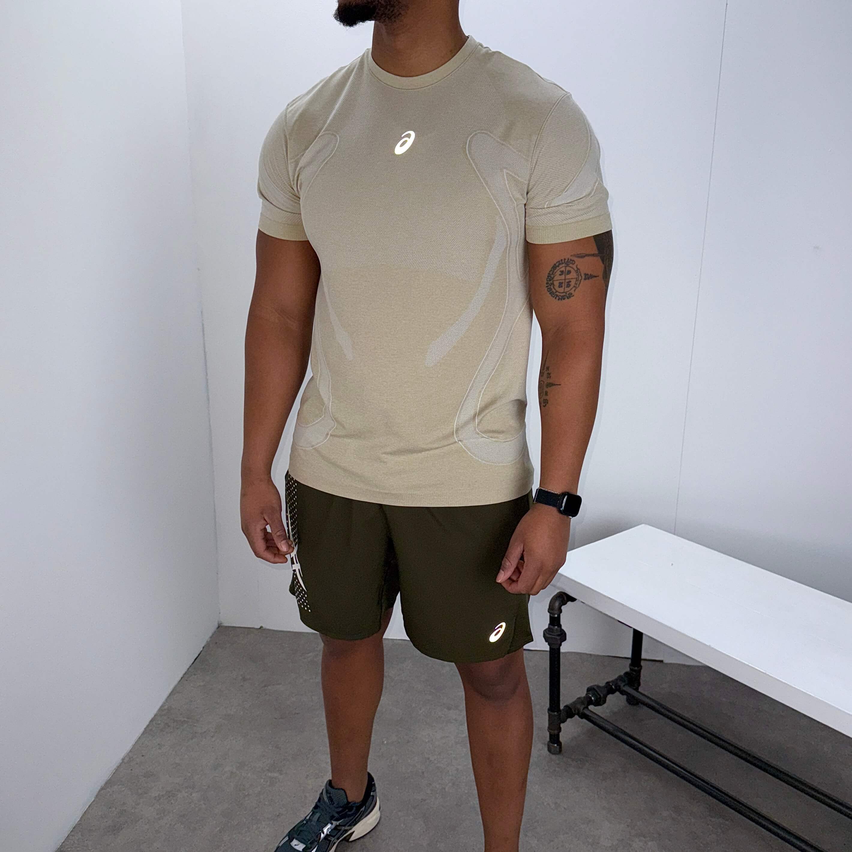 Asics seamless t-shirt shorts set 'cream/brownstone'