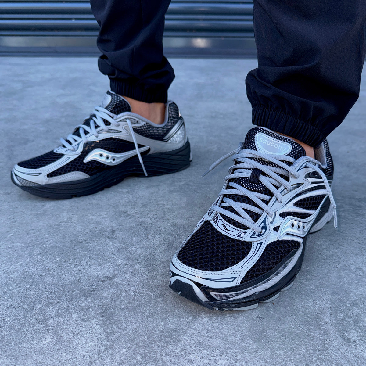 Saucony ProGrid Omni 9 'Black/Silver'