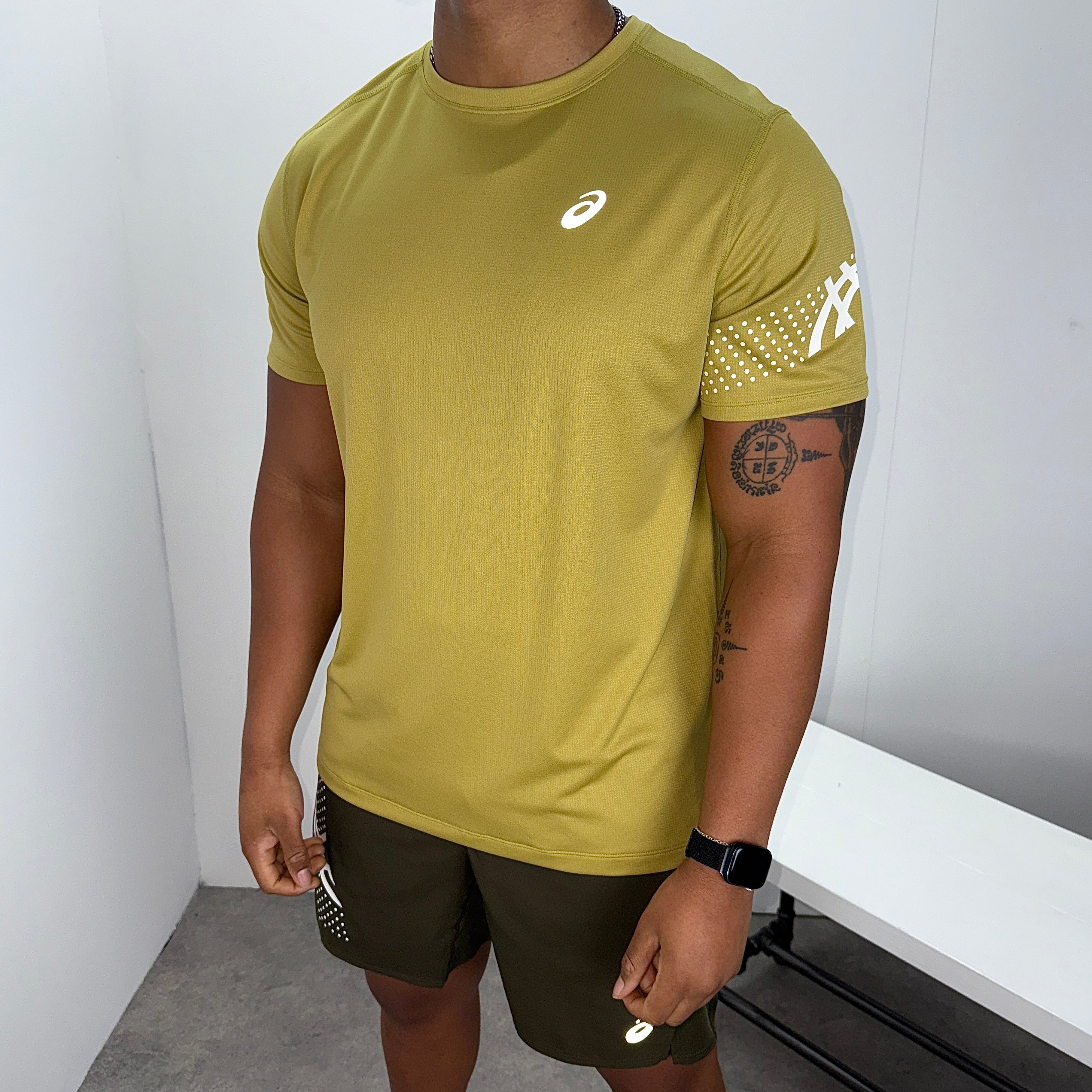 Asics icon t-shirt set 'lemongrass/brownstone'