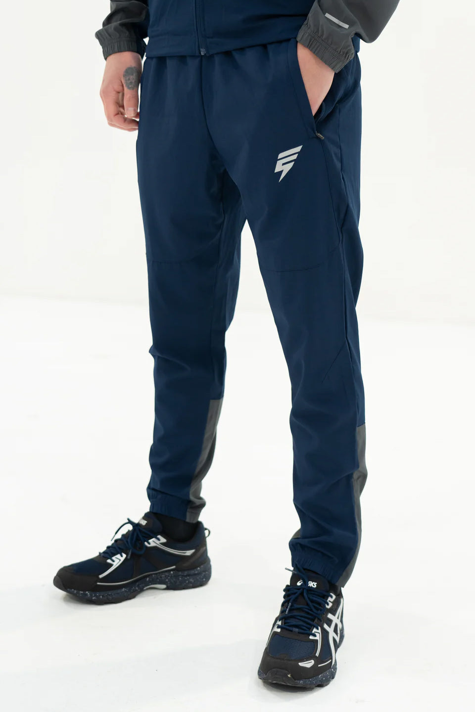 Elude track pants 'navy/coal'