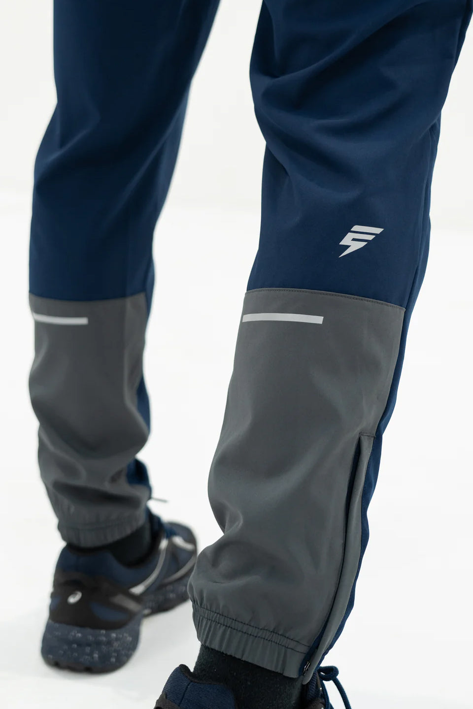 Elude track pants 'navy/coal'