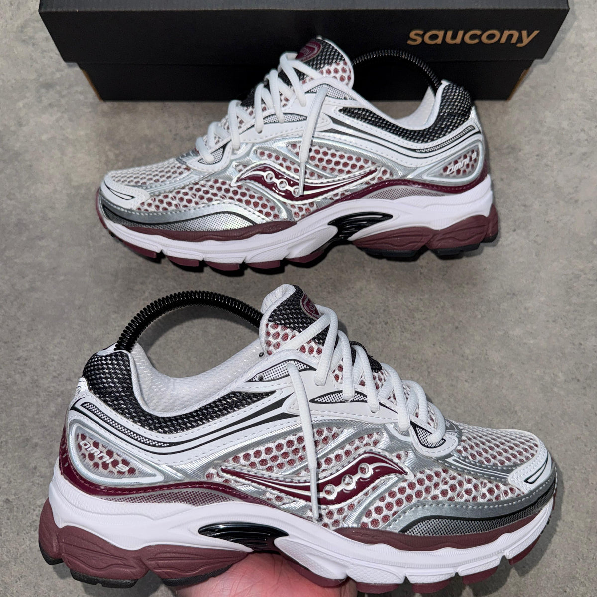 Saucony ProGrid Omni 9 'White/Maroon'
