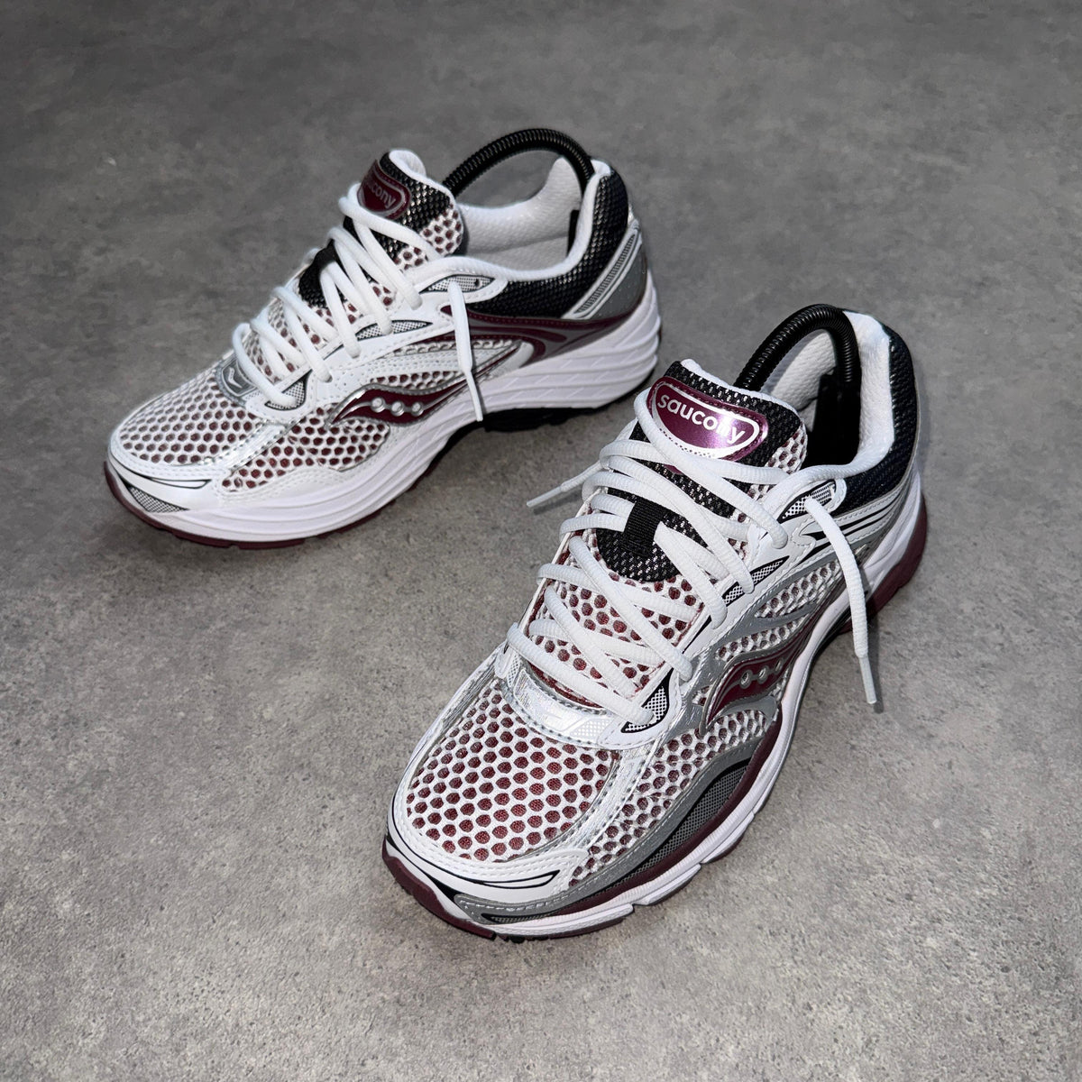 Saucony ProGrid Omni 9 'White/Maroon'